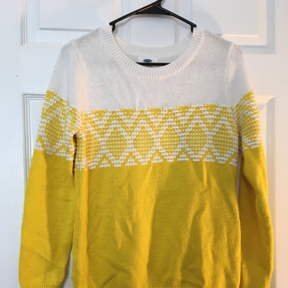Color block yellow and white sweater